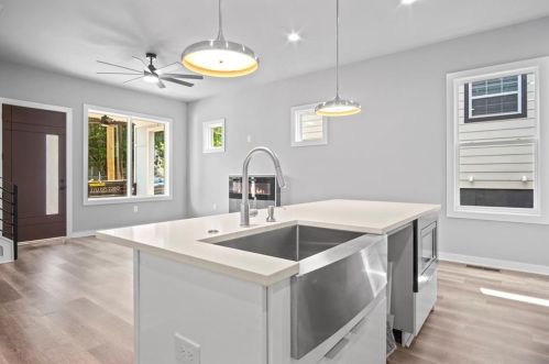 567 Middle St, Atlanta GA 30310 exterior