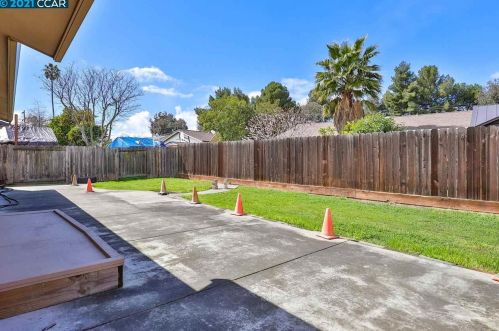 3514 Vancouver Way, Concord CA 94520-1551 exterior