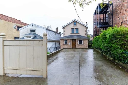 430 Swinton Ave, Bronx NY  10465-2915 exterior