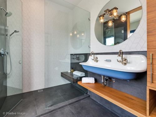 1857 Orch St, Chicago IL 60614-5109 exterior