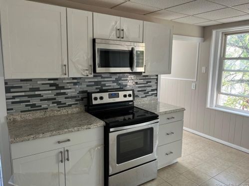 542 Arch St, New Britain, CT 06051-3018