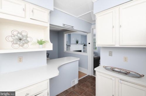 23 Holly Ave, Camden NJ 08107-1023 exterior