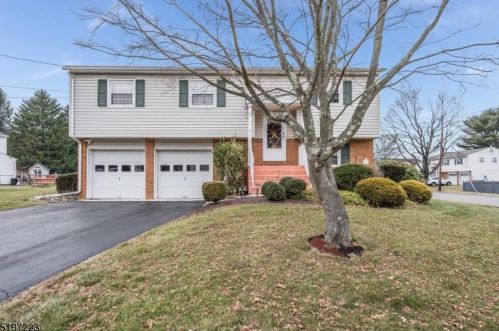 158 College View Dr, Hackettstown, NJ 07840-1024