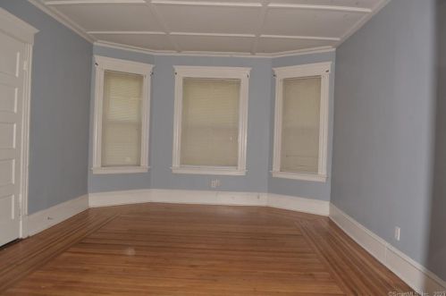 356 Chestnut St, New Britain CT 06051-2307 exterior