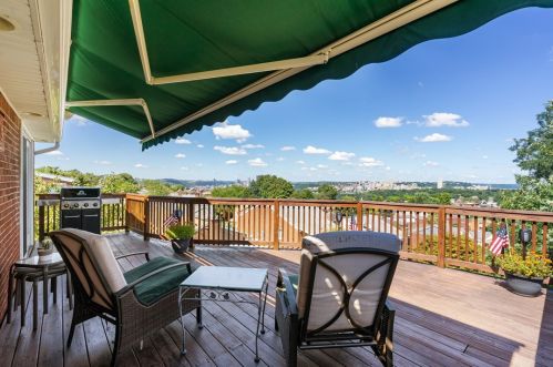 579 Montclair St, Pittsburgh PA 15217-2808 exterior