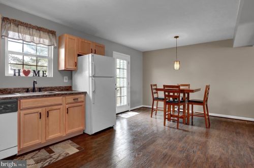 124 Apple Grv Ln, Littlestown PA 17340-1159 exterior