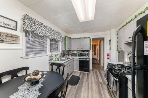 922 Lay Blvd, Kalamazoo MI 49001-3988 exterior