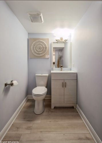 9438 Prairie Ave, Chicago IL  60619-7220 exterior