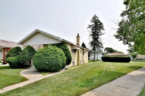 2537 18th Ave, Broadview, IL 60155-3931