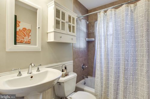 1841 Birch Rd, Mc Lean VA 22101-5317 exterior