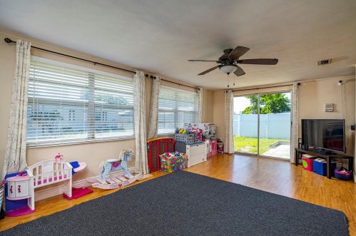 8914 Catalina Dr, Port Richey FL exterior