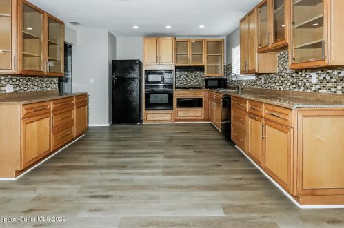 426 Eastport Cir, Fort Pierce FL  34953-7126 exterior