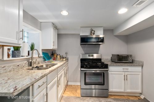 227 Leamington Ave, Chicago IL 60651-2964 exterior