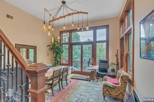 110 Undercliff Ave, Edgewater NJ  07020-1154 exterior