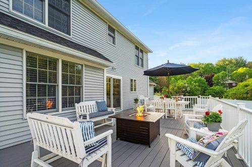 29 Hubbard Rd, Dover NH 03820-4273 exterior