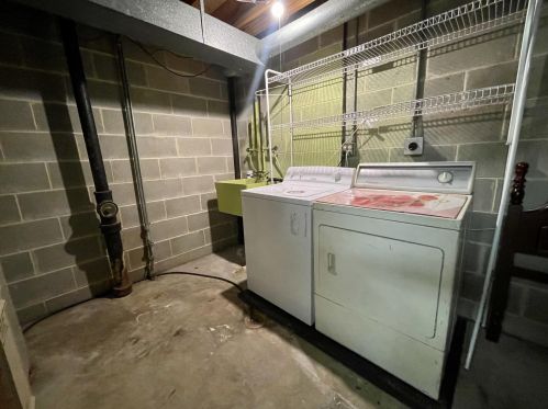 8941 70, Milwaukee WI 53223-2151 exterior