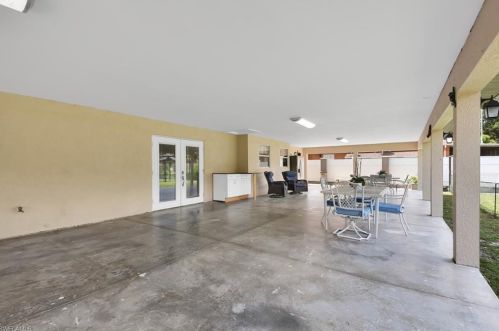 4375 13 Ave, Naples FL 34117-5323 exterior