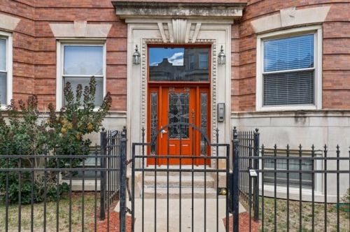 536 44th St, Chicago, IL 60653-4261