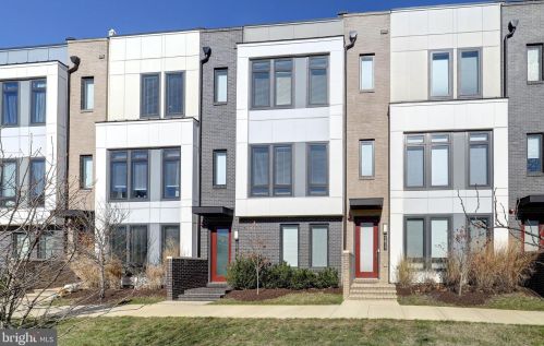 2819 Eisenhower Ave, Alexandria VA  22314-4556 exterior