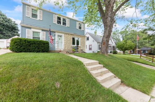 9308 Becher St, Milwaukee, WI 53227-1536