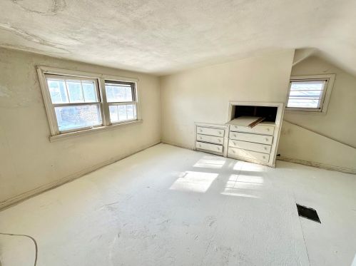 9206 Alpine Dr, Saint Louis MO 63123-4456 exterior