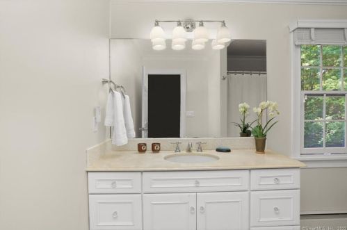 67 Ritch Dr, Ridgefield CT 06877-2815 exterior