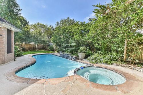 19405 Dee Oaks Dr, Humble TX 77346-2920 exterior