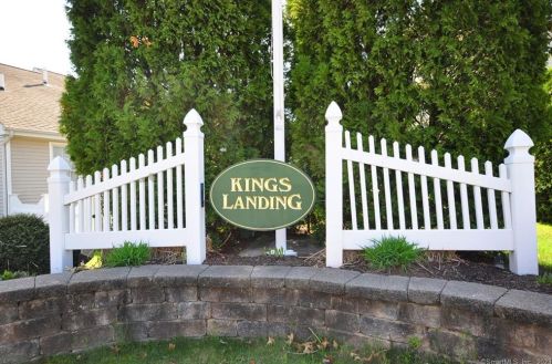244 Kings Lndg, Windsor CT  06095-3571 exterior