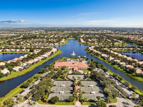 7303 Lahana Cir, Boynton Beach FL 33437-7174 exterior