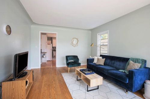 1423 Leonard St, Grand Rapids MI 49505-5552 exterior