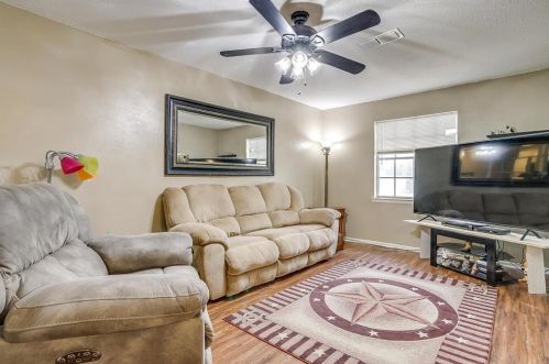 240 Cindy Ln, Burleson, TX 76028-3842