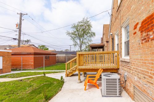 1031 92nd St, Chicago IL 60617-3839 exterior