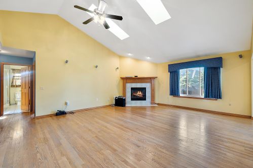 21855 Town Gate Dr, Macomb Township MI 48044-3791 exterior