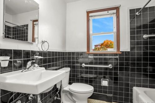 60 Stuart Ave, Norwalk CT 06850-3131 exterior