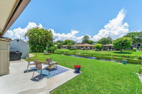 5096 Kinswood Rd, Boynton Beach, FL 33437-1304