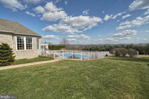 6705 Christmasberry Ct, Middletown MD exterior