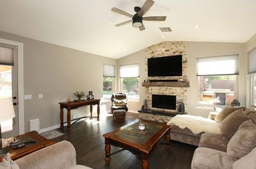 4515 Chisum Trl, Phoenix AZ  85050-8568 exterior