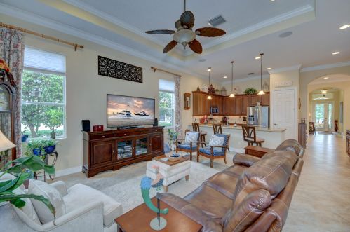 9800 Nuova Way, Fort Pierce FL 34986-2825 exterior