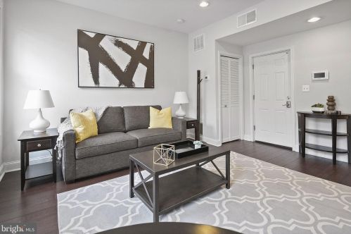 1409 Hopkins St, Washington DC 20036-5922 exterior