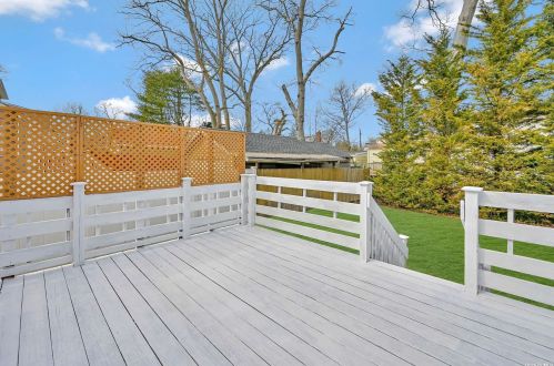 61 21 St, Huntington Station NY 11746-3259 exterior