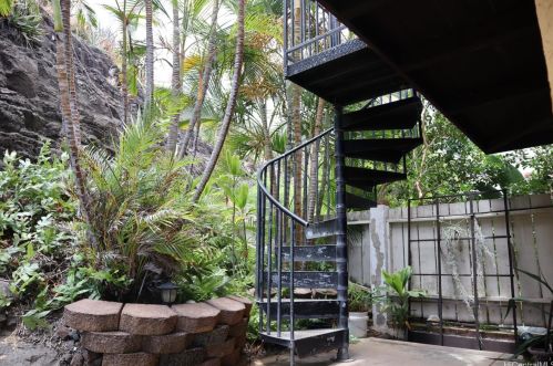 848 Kealahou St, Honolulu HI 96825-2943 exterior