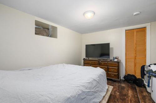 82 Ave B, Woonsocket RI 02895-6262 exterior