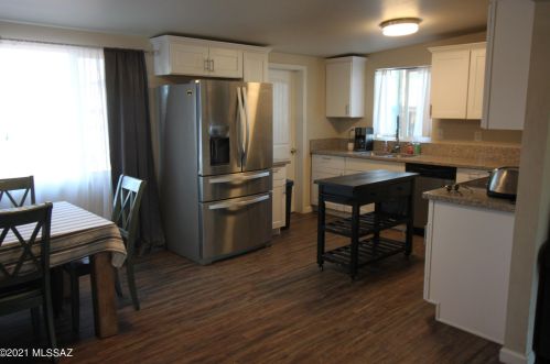 7365 Eastview Dr, Tucson AZ 85710-5519 exterior