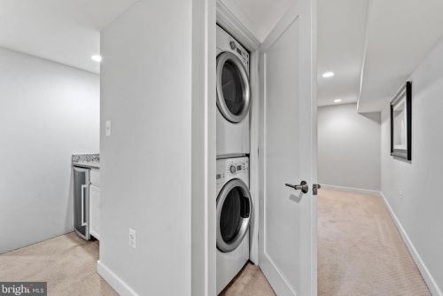 408 4th St, Washington DC  20003-2005 exterior