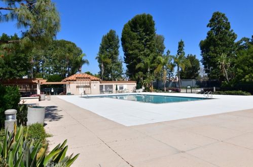 2354 Sunningdale Dr, Tustin CA  92782-1086 exterior