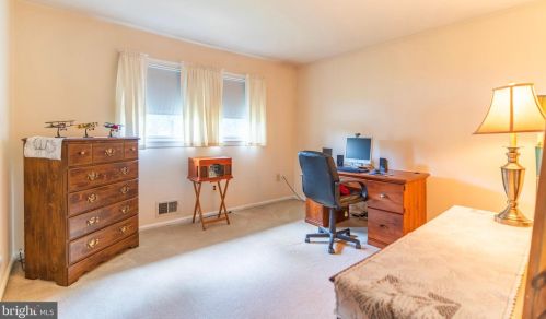 342 George Dye Rd, Trenton NJ 08691-3311 exterior