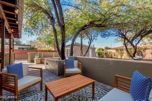 2608 10 St, Phoenix AZ 85085-7781 exterior