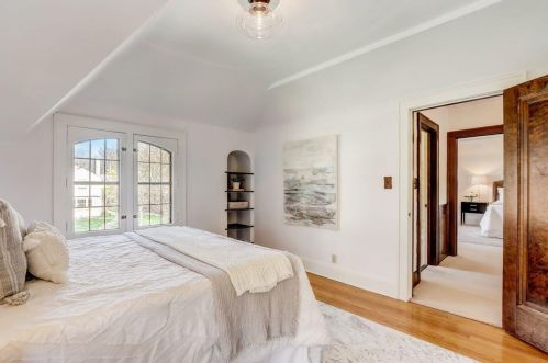 5347 Berkeley Blvd, Milwaukee WI 53217-5138 exterior