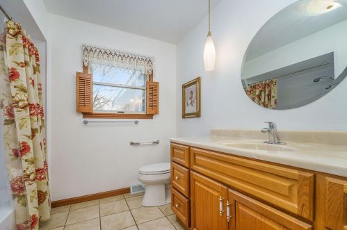 3660 Evaline Dr, Meskegon MI 49444-4133 exterior