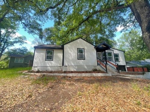 1675 Avon Ave, Atlanta GA  30311-2705 exterior